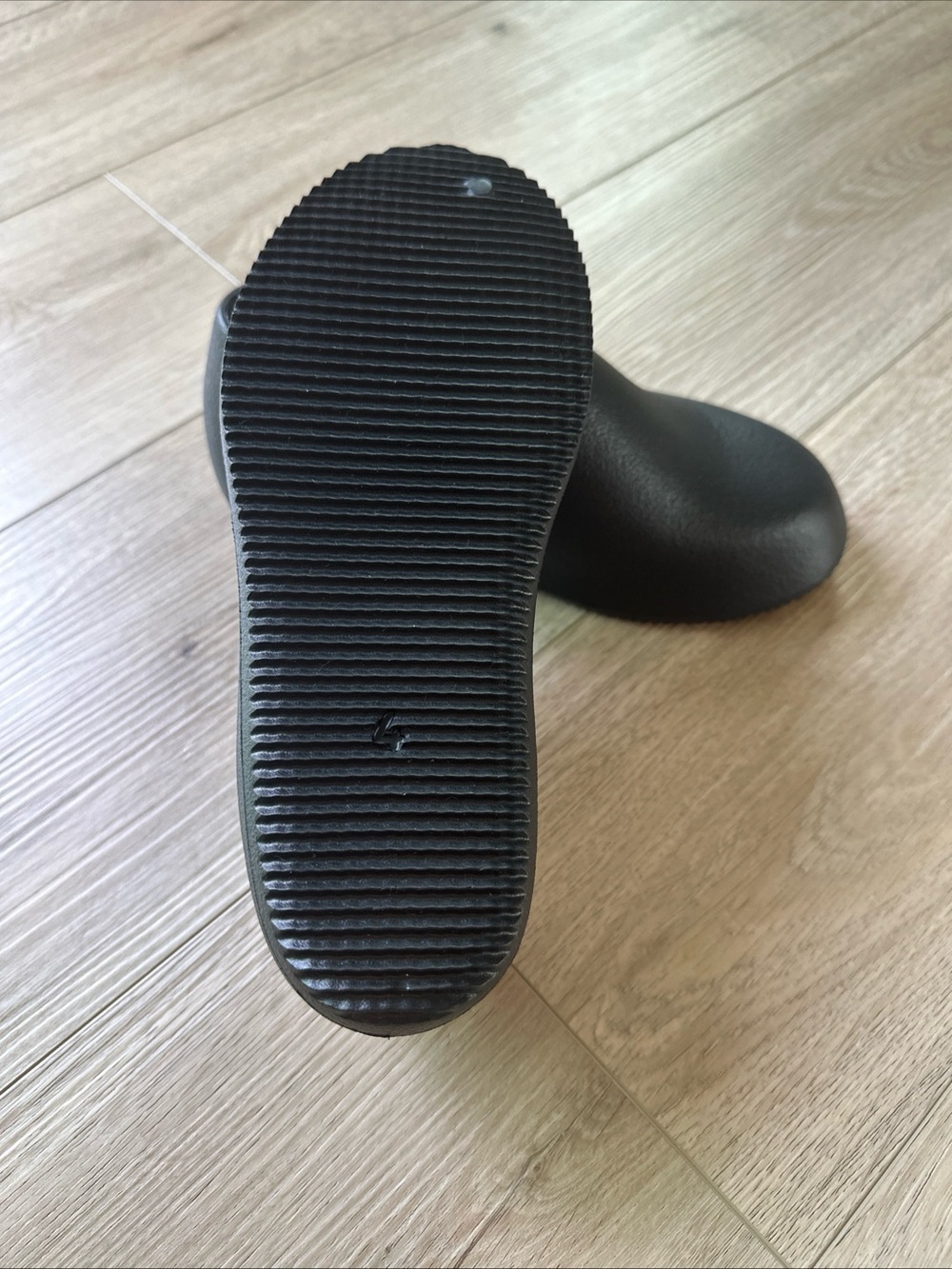 Black SL-02 Yeezy Shoes Men's Size 4